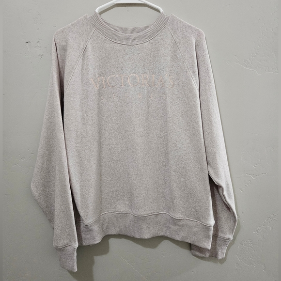 Victoria Secret Sweater Cream Super Soft Size M - Picture 1 of 5